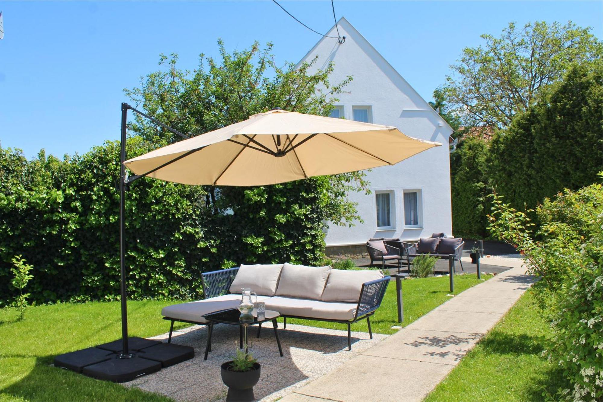 The Secret Garden - Keszthely Bed & Breakfast Dış mekan fotoğraf