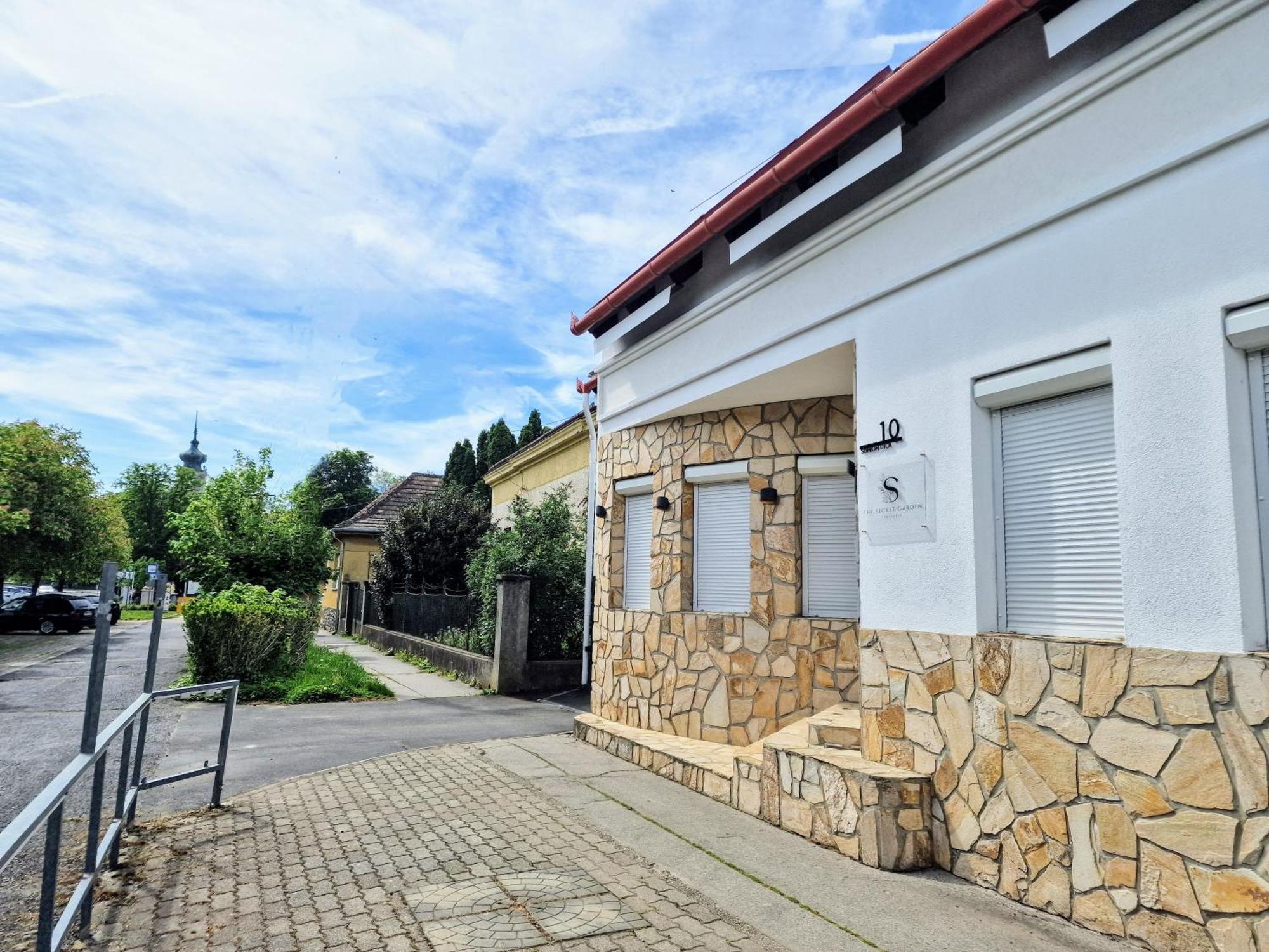 The Secret Garden - Keszthely Bed & Breakfast Dış mekan fotoğraf