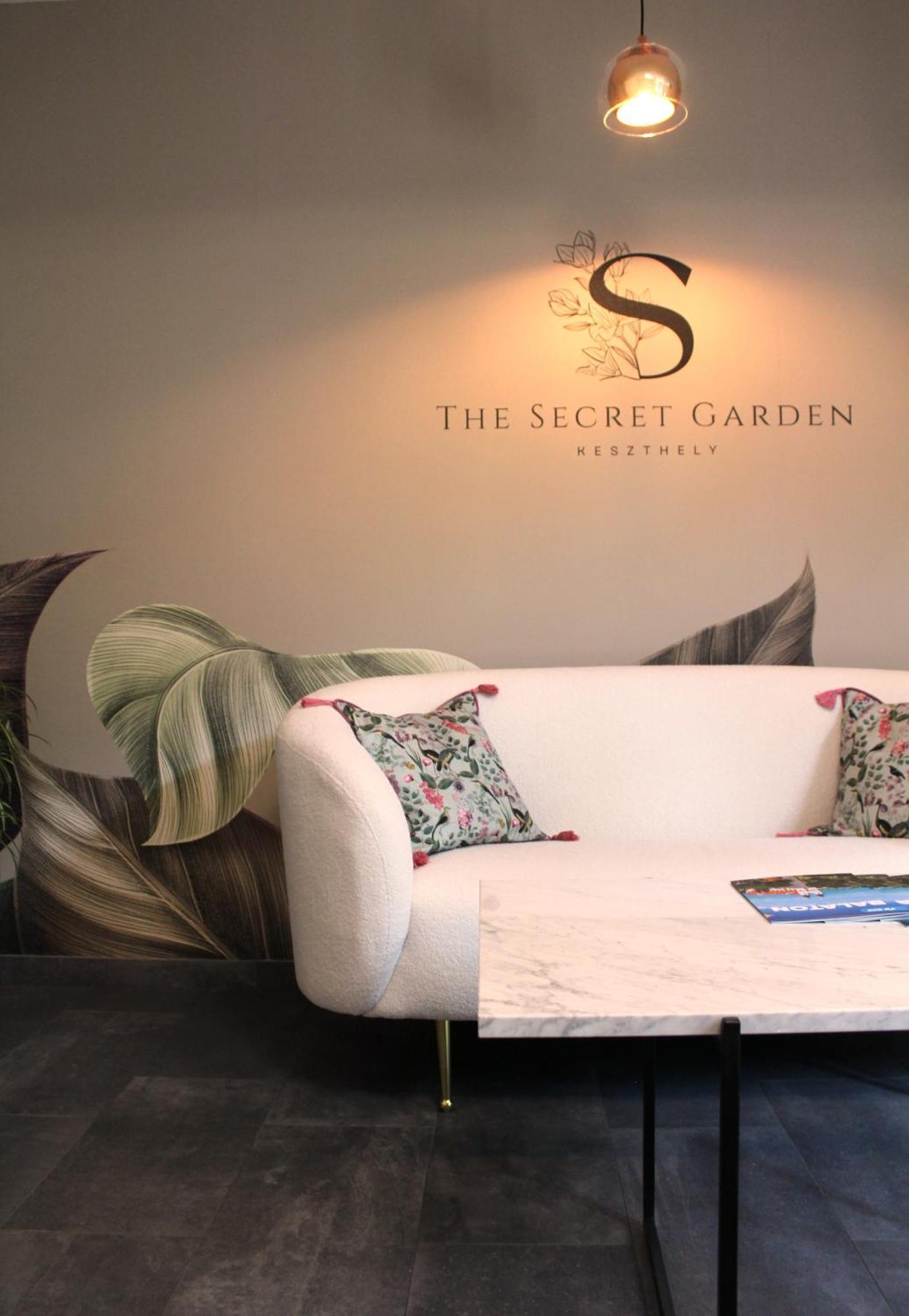 The Secret Garden - Keszthely Bed & Breakfast Dış mekan fotoğraf