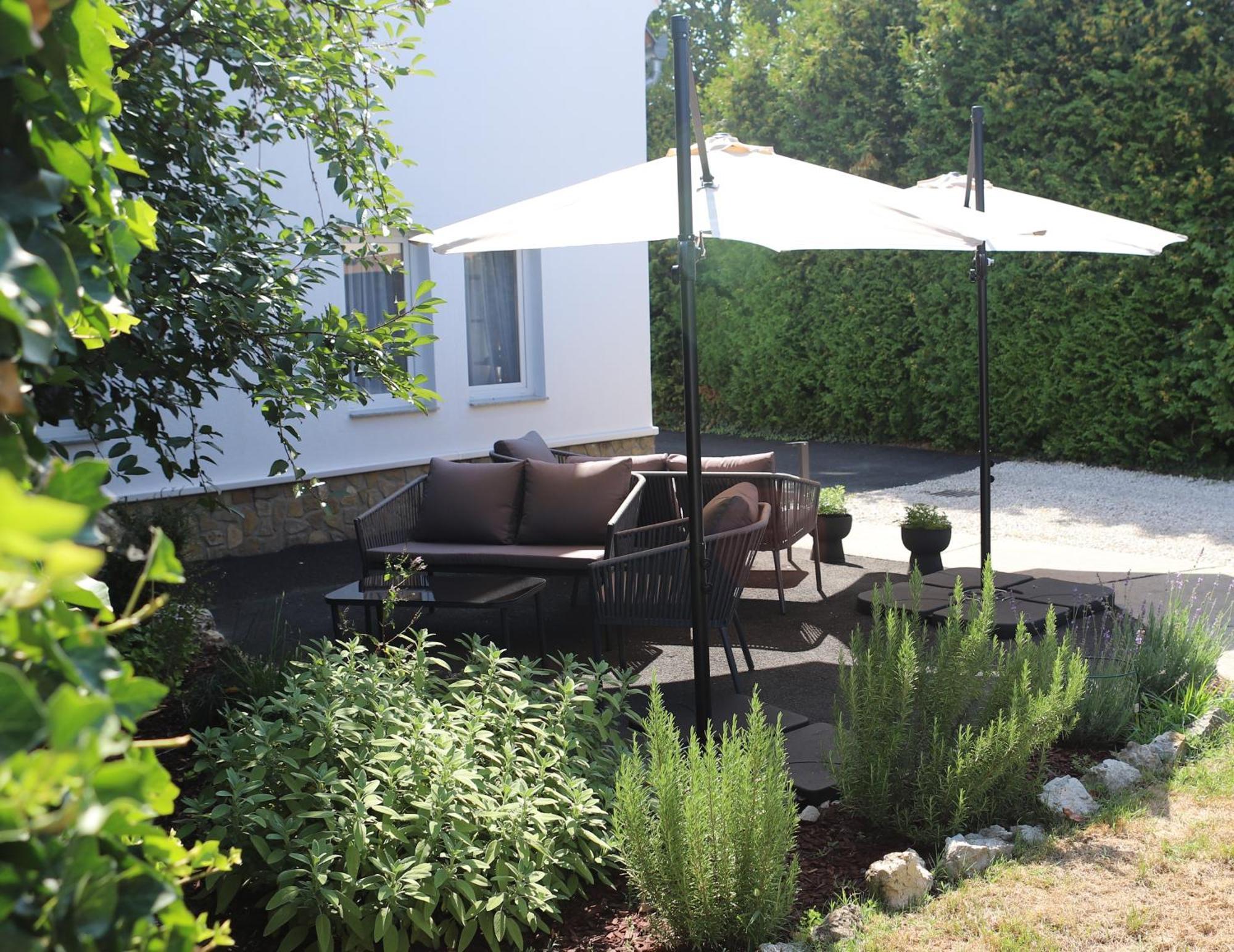 The Secret Garden - Keszthely Bed & Breakfast Dış mekan fotoğraf